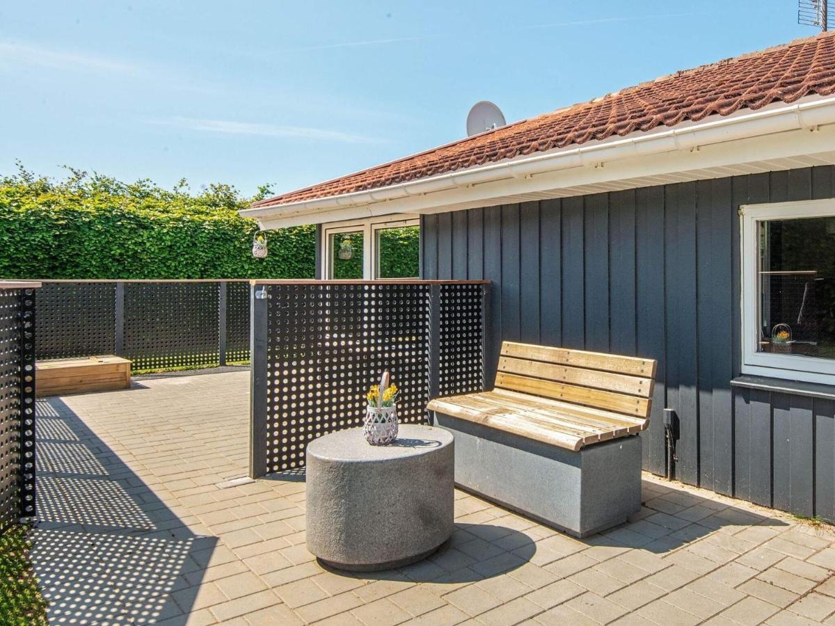 8 Person Holiday Home In Hejls Exteriér fotografie